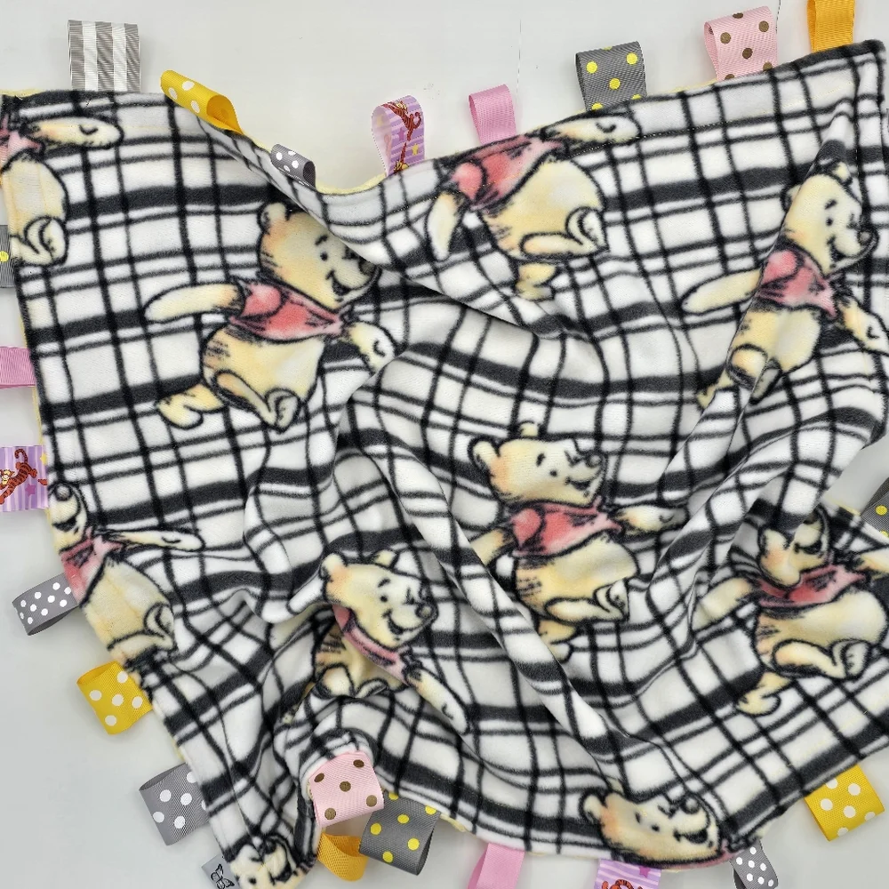 Winnie the Pooh checkered pattern Fleece Taggie Lovey Blanket 20x25